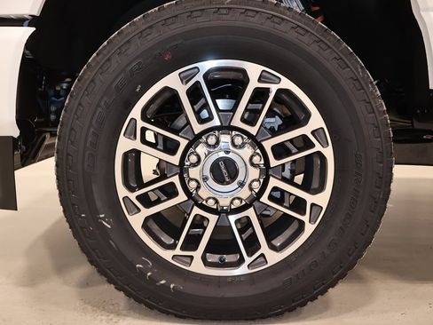 New 2026 Ford F350 Platinum w/ Platinum Plus Package image 38