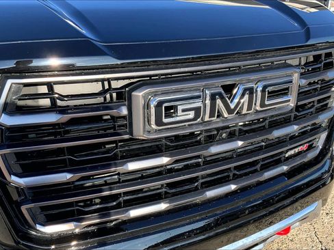 Certified 2025 GMC Yukon AT4 Ultimate w/ LPO, Illumination Package image 29