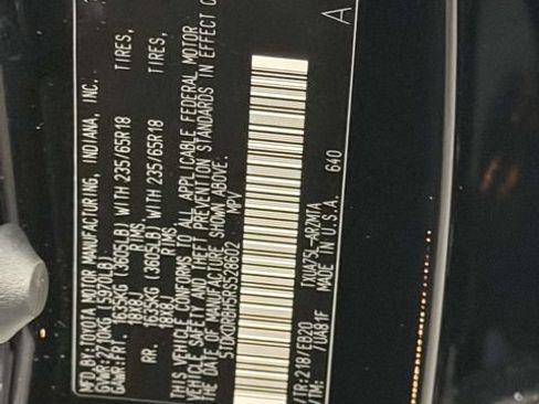 Certified 2024 Toyota Highlander XLE AWD/4WD image 29