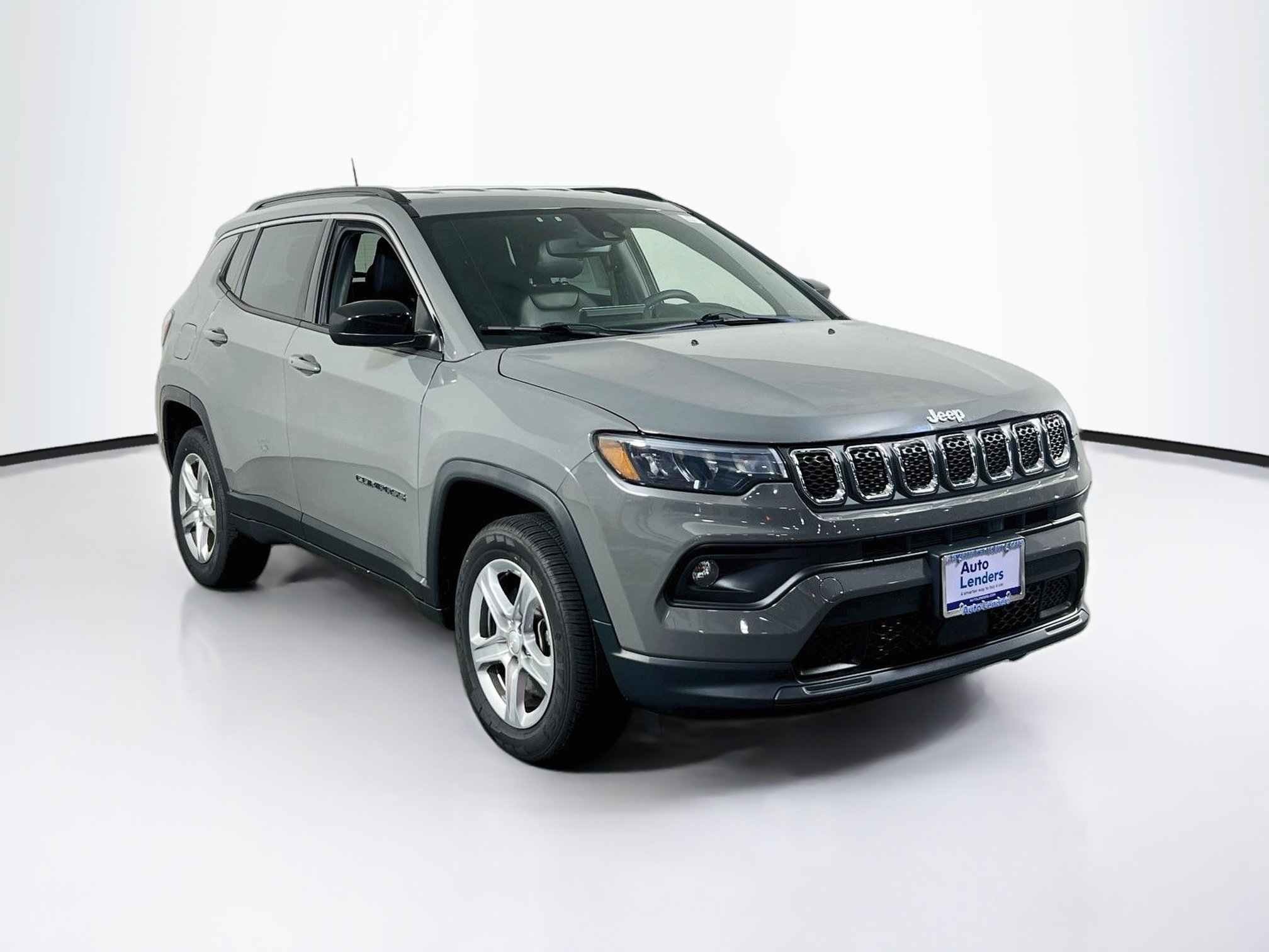 Used 2023 Jeep Compass Latitude AWD/4WD image 3