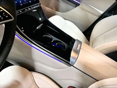 Used 2023 Mercedes-Benz GLC 300 4MATIC image 17