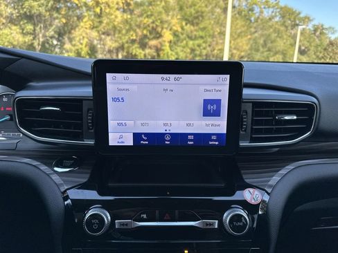 Used 2023 Ford Explorer Limited w/ Equipment Group 301A image 20