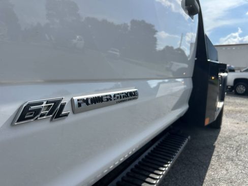 Used 2019 Ford F550 4x4 Regular Cab Super Duty w/ XL Value Package image 15