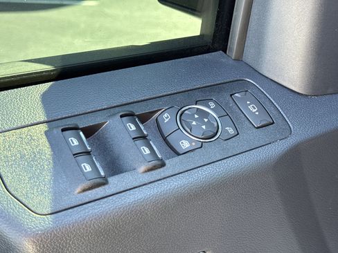 Certified 2022 Ford F250 Lariat w/ Black Appearance Package image 16