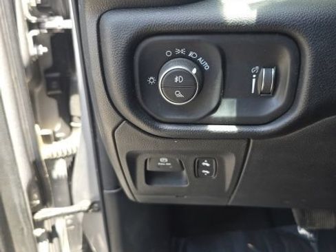 Used 2022 RAM 1500 Big Horn AWD/4WD image 14