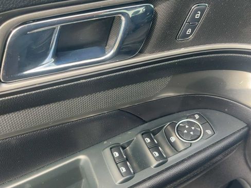 Used 2019 Ford Explorer XLT w/ Equipment Group 201A FWD image 29