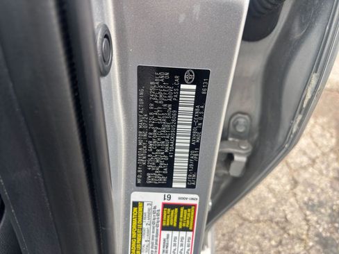 Used 2025 Toyota Camry LE image 27