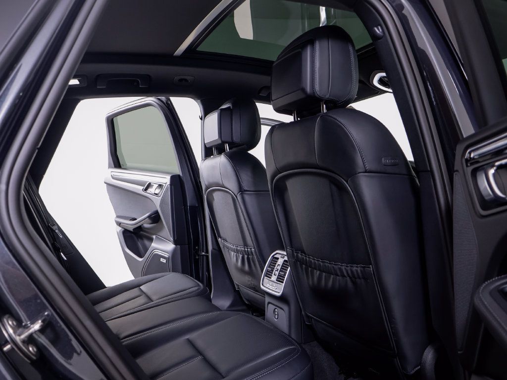 Certified 2026 Porsche Macan S AWD/4WD image 10