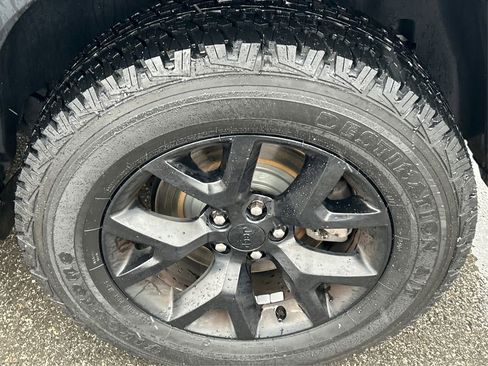 Used 2017 Jeep Cherokee Trailhawk image 13