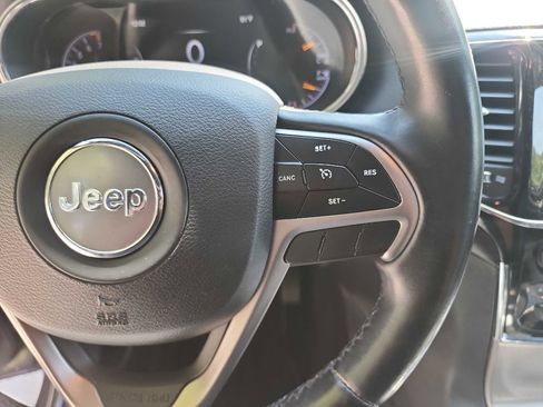 Used 2021 Jeep Grand Cherokee Laredo X image 18