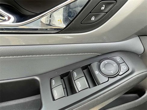 Certified 2019 Chevrolet Traverse LT w/ LT Premium Package image 17