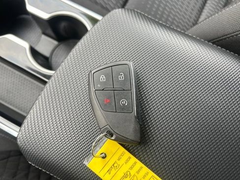 Used 2025 Chevrolet Equinox LT image 27