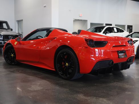 Used 2017 Ferrari 488 Spider RWD image 6