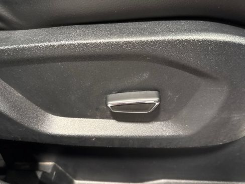 Used 2017 Ford Edge SEL w/ Equipment Group 201A AWD/4WD image 34
