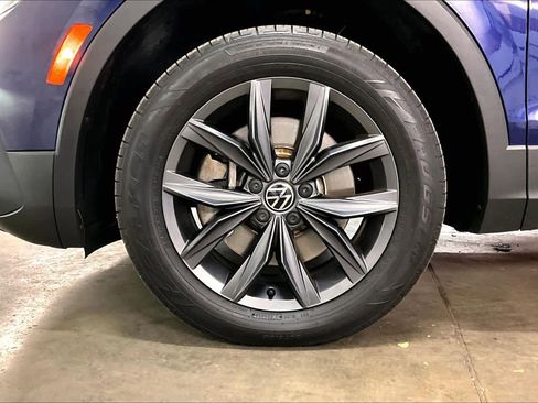 Used 2022 Volkswagen Tiguan SE image 12