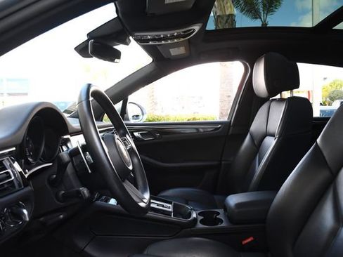 Used 2024 Porsche Macan w/ Premium Plus Package AWD/4WD image 23