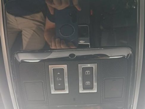 Used 2022 Land Rover Range Rover Velar R-Dynamic S AWD/4WD image 27