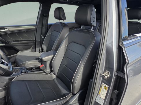 Used 2022 Volkswagen Tiguan SEL R-Line image 12