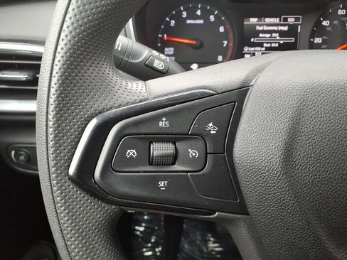 Used 2021 Chevrolet TrailBlazer LT w/ Sun and Liftgate Package image 16