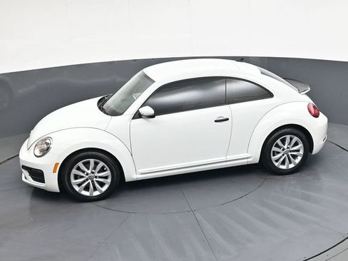 Used 2017 Volkswagen Beetle 1.8T S image 31