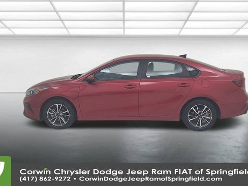 Used 2024 Kia Forte LXS image 9