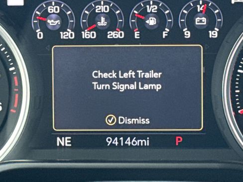 Used 2020 Chevrolet Silverado 1500 High Country w/ Technology Package image 32