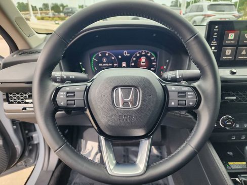 Used 2023 Honda Accord Touring image 18