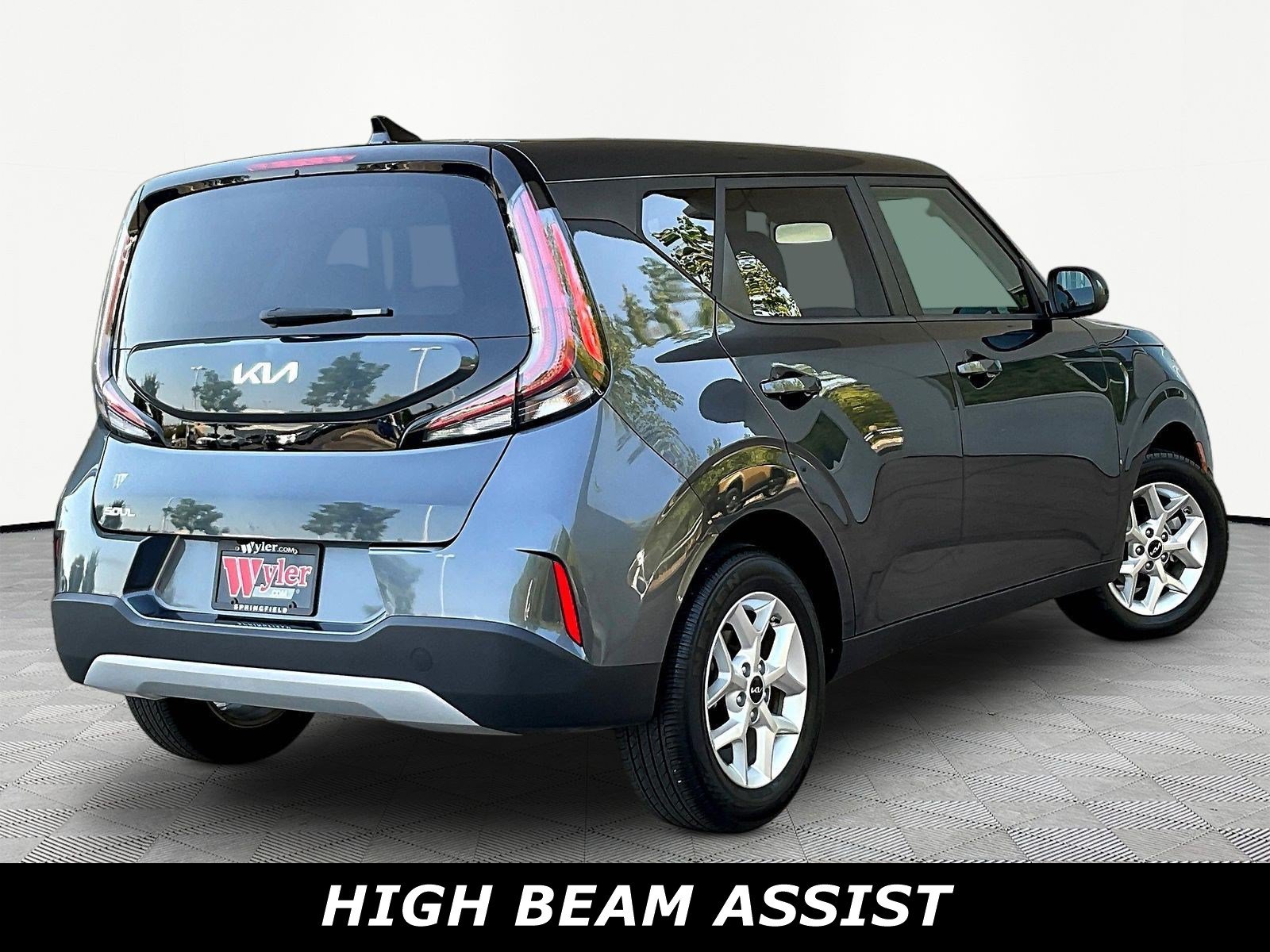 Used 2025 Kia Soul LX w/ LX Technology Package FWD image 6