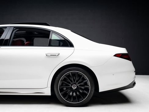 Used 2023 Mercedes-Benz S 500 4MATIC w/ AMG Line image 19