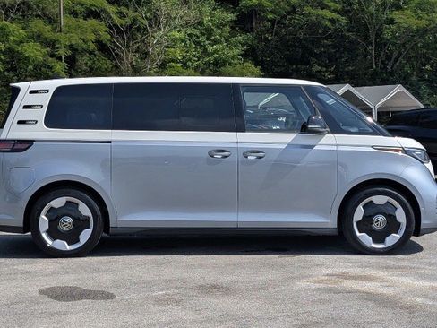 Used 2025 Volkswagen ID. Buzz Pro S Plus RWD image 3