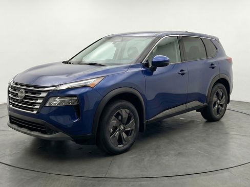 Used 2025 Nissan Rogue SV FWD image 3