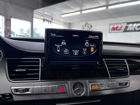 Used 2014 Audi S8 image 21