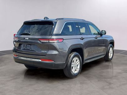 Used 2022 Jeep Grand Cherokee Laredo w/ Luxury Tech Group I