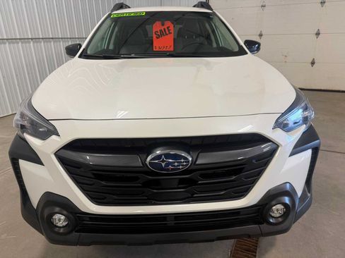 Certified 2025 Subaru Outback Premium w/ Popular Package #1A AWD/4WD image 3