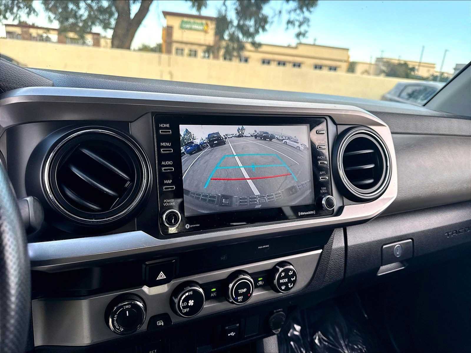 Used 2022 Toyota Tacoma SR5 AWD/4WD image 22