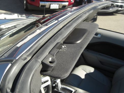 Used 2007 Ford Mustang Premium image 14