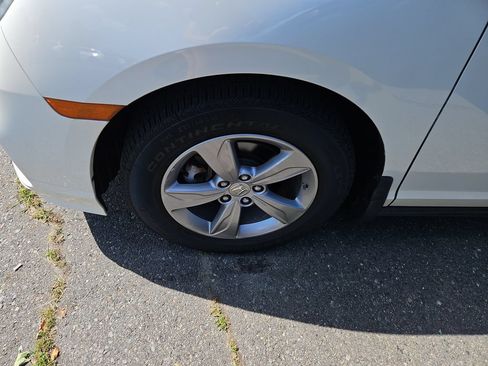 Used 2018 Honda Odyssey EX-L image 3