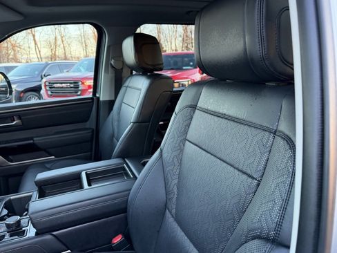 Used 2024 Toyota Tundra Limited image 12