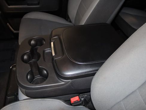 Used 2022 RAM 1500 Classic SLT image 34