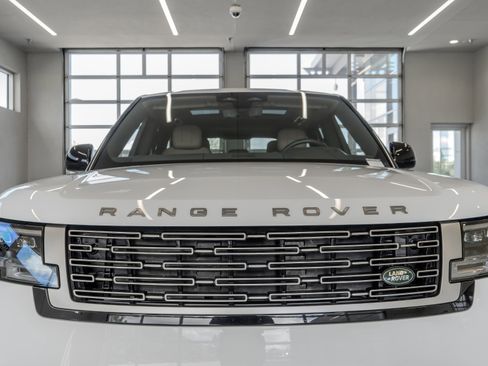 Used 2023 Land Rover Range Rover SE image 22