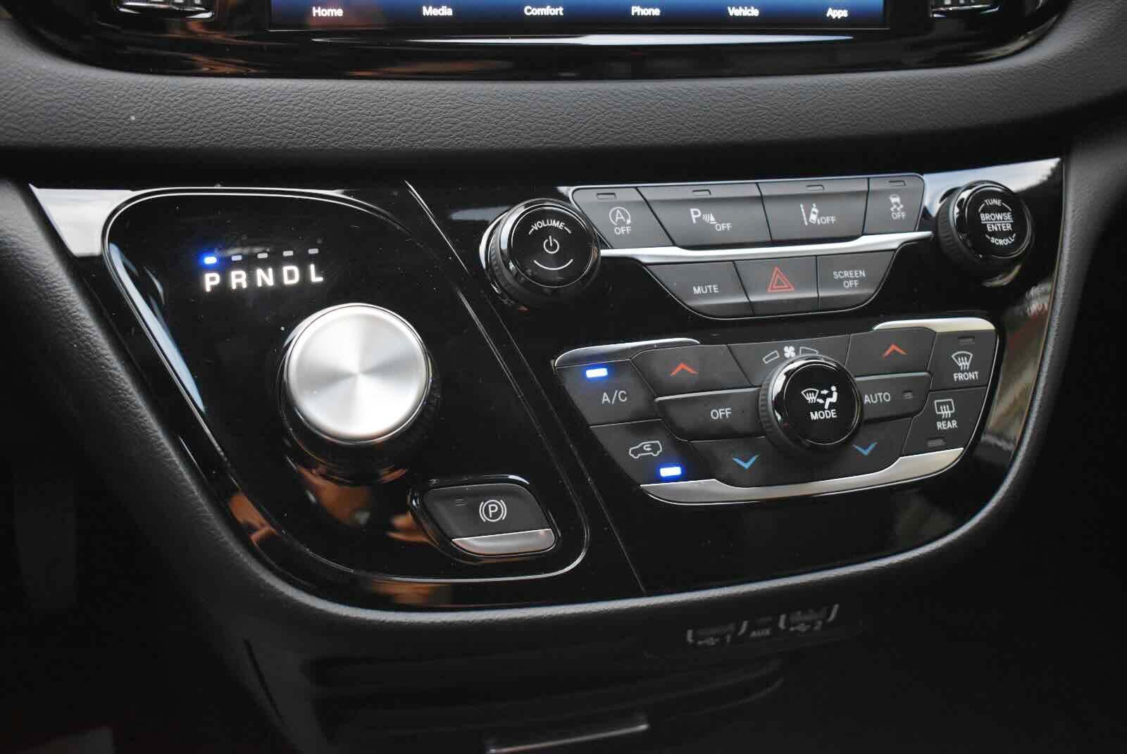 Used 2025 Chrysler Pacifica Select FWD image 27