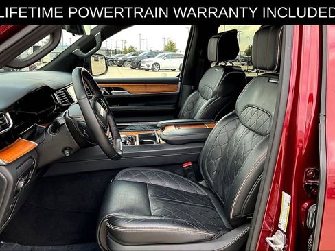 Used 2024 Jeep Grand Wagoneer L Series III image 32