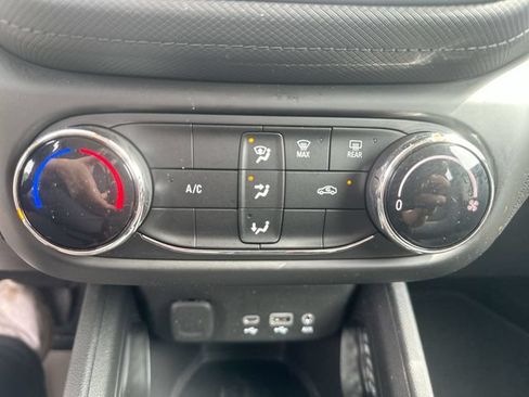 Used 2023 Chevrolet TrailBlazer LS AWD/4WD image 38