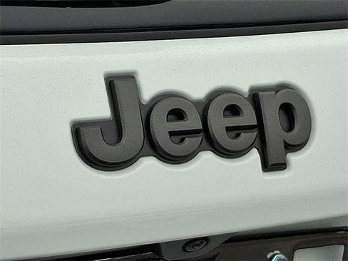 New 2026 Jeep Compass Latitude image 10