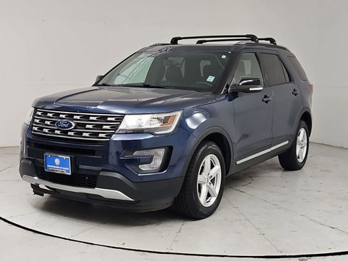 Used 2017 Ford Explorer XLT w/ Equipment Group 202A AWD/4WD image 1