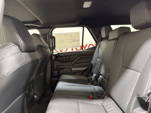Used 2026 Toyota 4Runner TRD Off-Road Premium AWD/4WD image 18