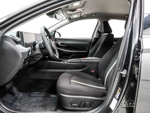 Used 2025 Hyundai Sonata SEL FWD image 16
