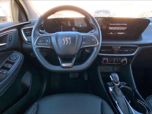 Used 2024 Buick Encore GX Sport Touring image 5