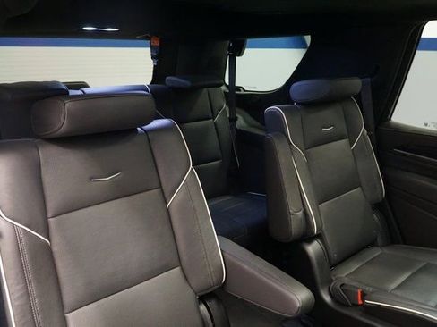 Used 2024 Cadillac Escalade Sport w/ LPO, ONYX Package image 20