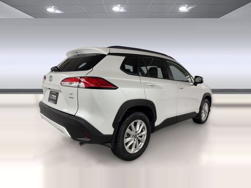 Used 2022 Toyota Corolla Cross LE w/ Moonroof Package AWD/4WD image 9
